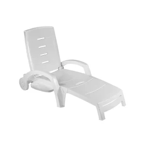 Мебель для дачи из пластика